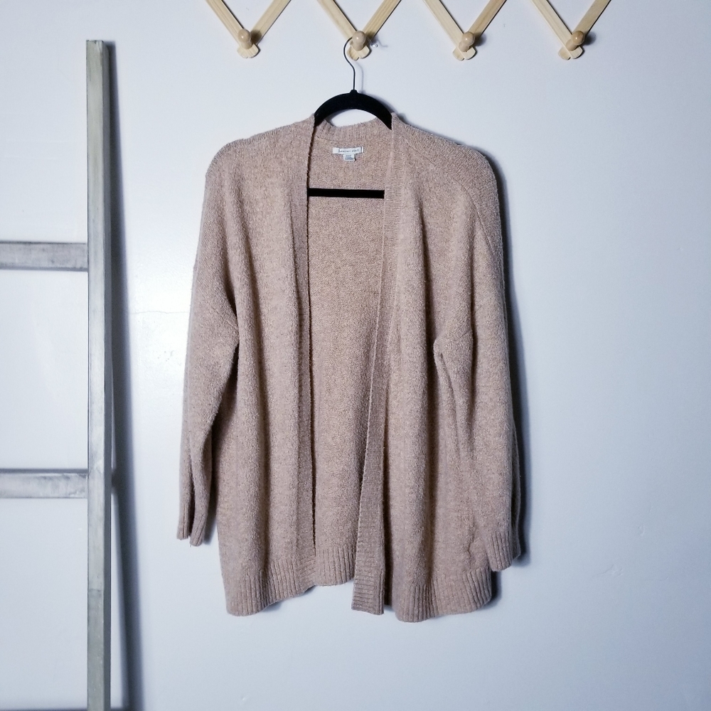 AMERICAN EAGLE OUTFITTERS OVERSIZED TAN FUZZY CARDIGAN SIZE MEDIUM